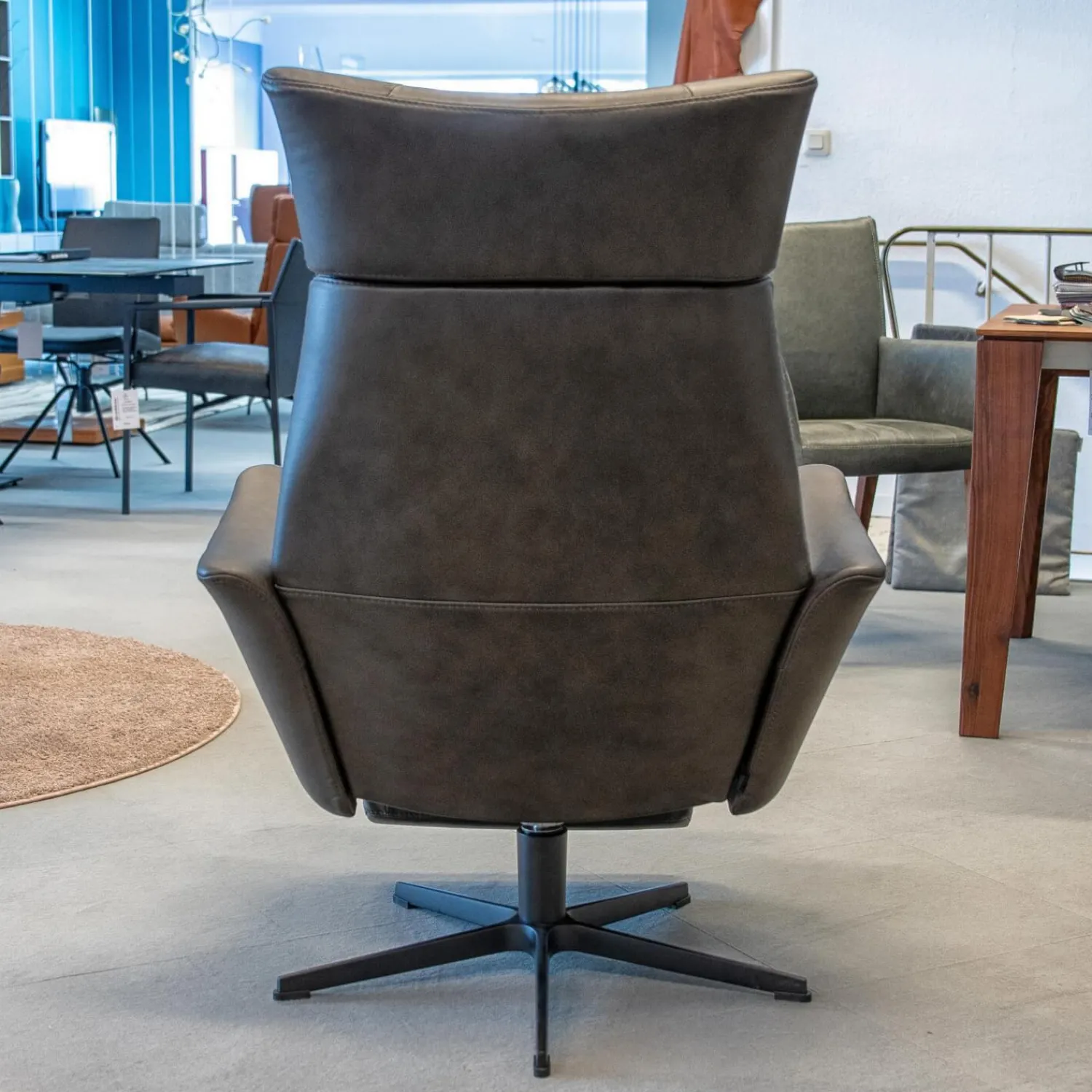 Conform Relaxsessel|Sessel Beyoung Leder Bolzano Schwarz 2545-85 Lava Braun X-Fuß Schwarz Rücken Hoch