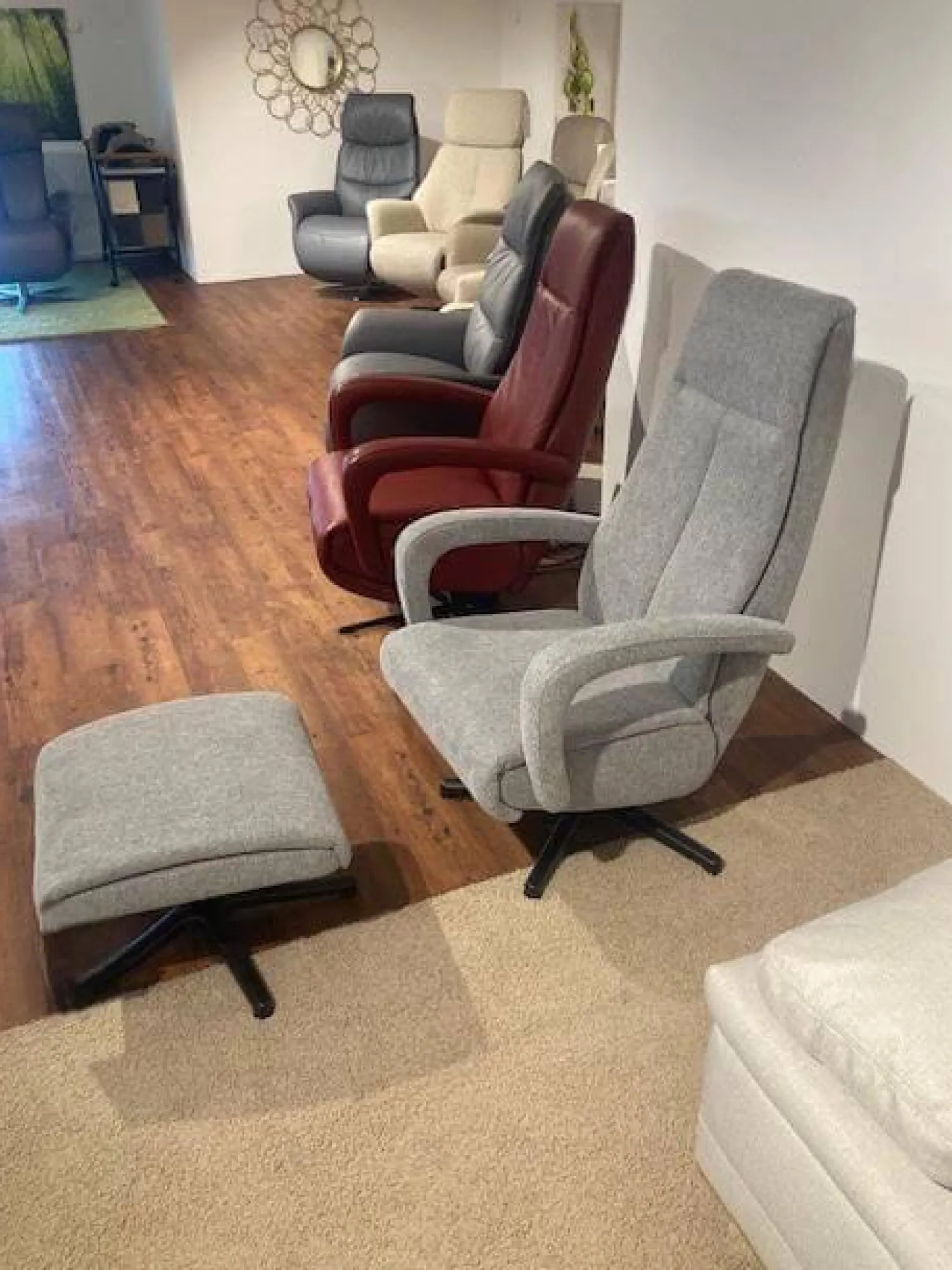 Activineo Relaxsessel|Sessel Boss Stoff 2 Cats 167 Zinc Grau Gestell Metall Schwarz Inklusive Hocker