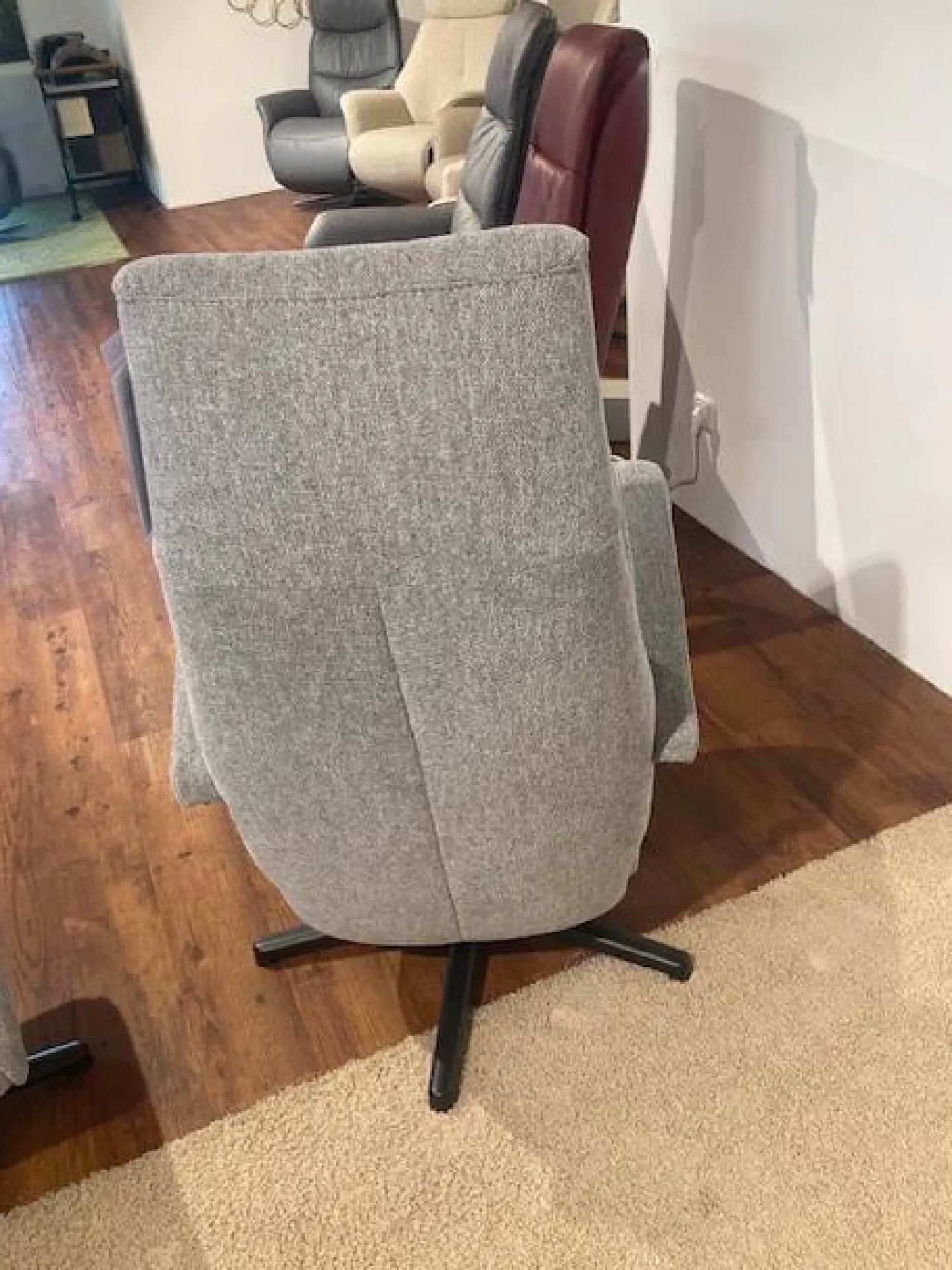 Activineo Relaxsessel|Sessel Boss Stoff 2 Cats 167 Zinc Grau Gestell Metall Schwarz Inklusive Hocker