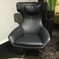 Leolux Loungesessel|Sessel Caruzzo Leder Raffino Dragonfly Schwarz mit Hocker und Kopfkissen