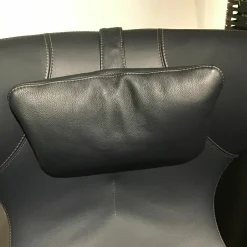 Leolux Loungesessel|Sessel Caruzzo Leder Raffino Dragonfly Schwarz mit Hocker und Kopfkissen