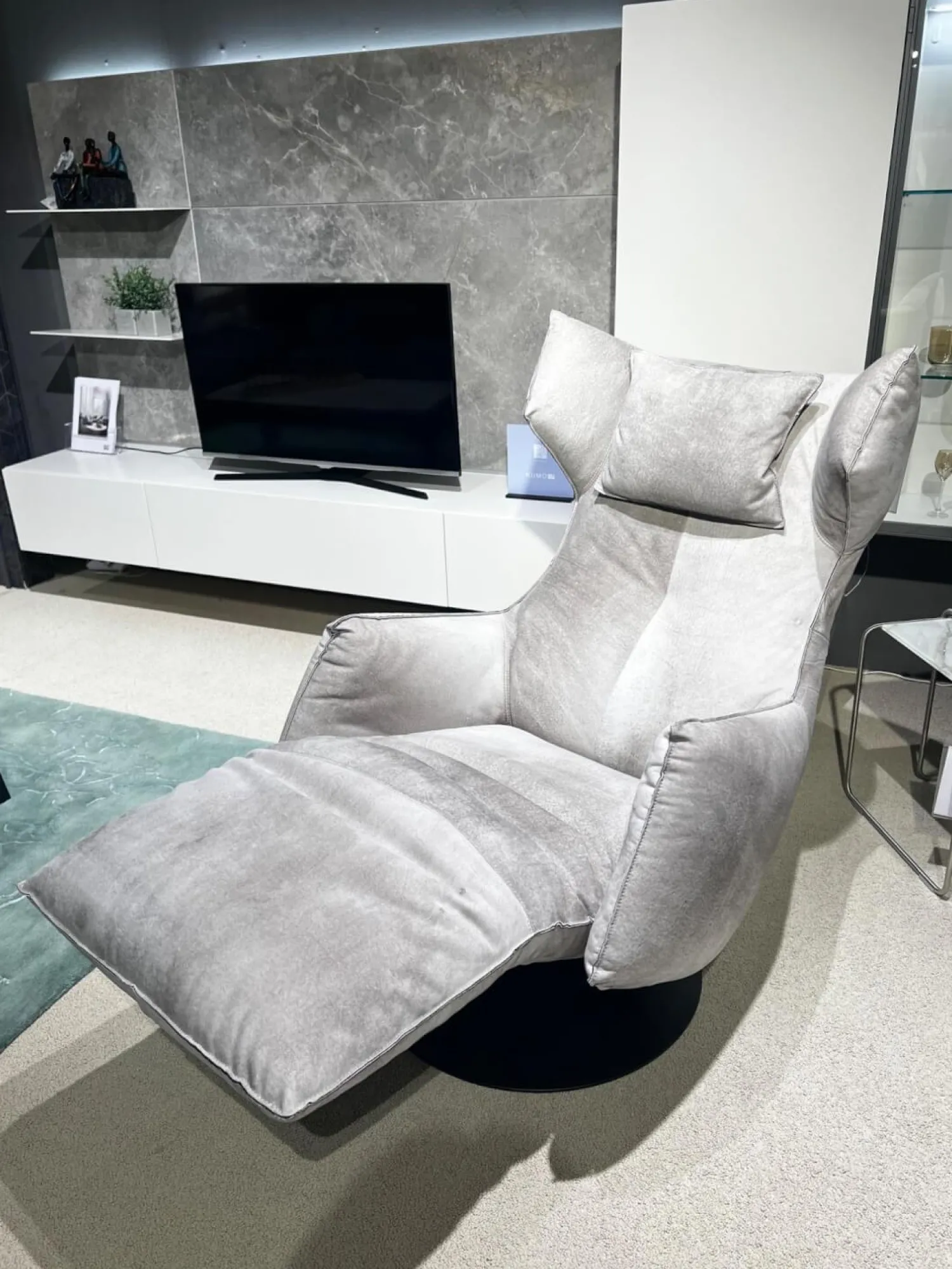 Bullfrog Relaxsessel|Sessel Charles Leder Crazy Nubuk Beige Grau 2510 41 Platte Rund Schwarz Matt Pulverbeschichtet Inklusive Nackenkissen