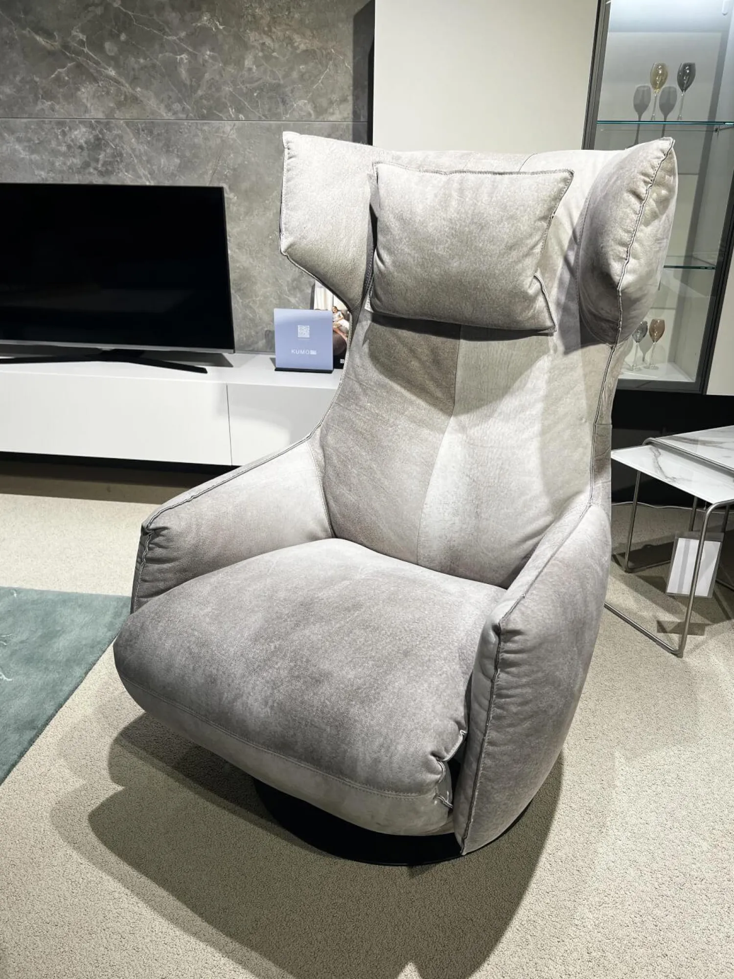 Bullfrog Relaxsessel|Sessel Charles Leder Crazy Nubuk Beige Grau 2510 41 Platte Rund Schwarz Matt Pulverbeschichtet Inklusive Nackenkissen