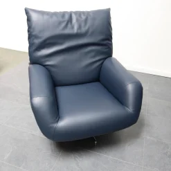 Edra Loungesessel|Sessel Chiara Bezug Leder P 9165 78 Dunkelblau Drehgestell Metall Verchromt