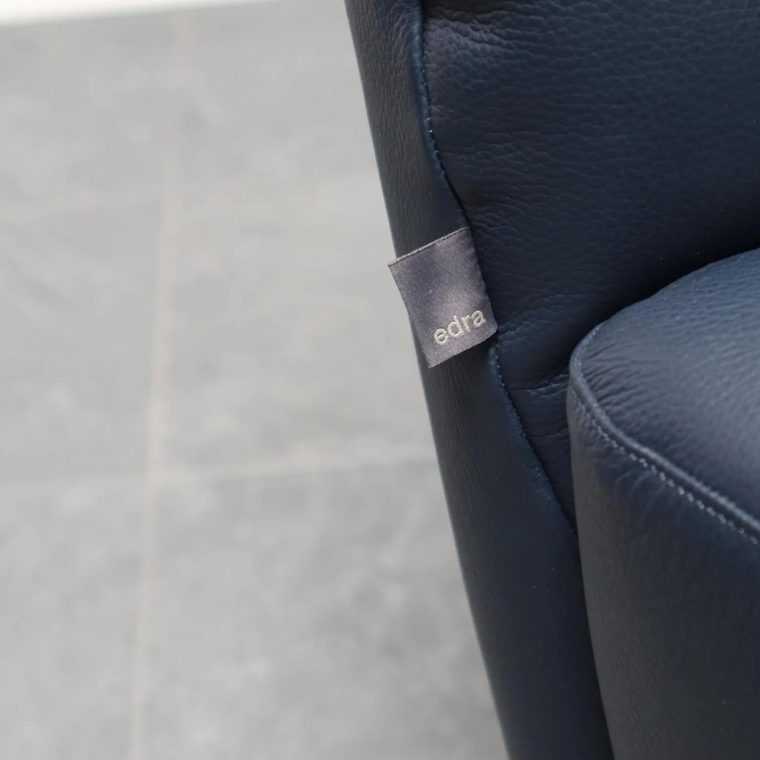 Edra Loungesessel|Sessel Chiara Bezug Leder P 9165 78 Dunkelblau Drehgestell Metall Verchromt