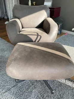 Edra Loungesessel|Sessel Chiara Leder PLX Tessuto 9620 Anthrazit Gestell Und Füße Stahl Verchromt Mit Hocker