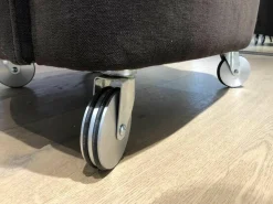 Christine Kröncke Relaxsessel|Sessel Corso Stoff PG 1 Braun auf Rollen