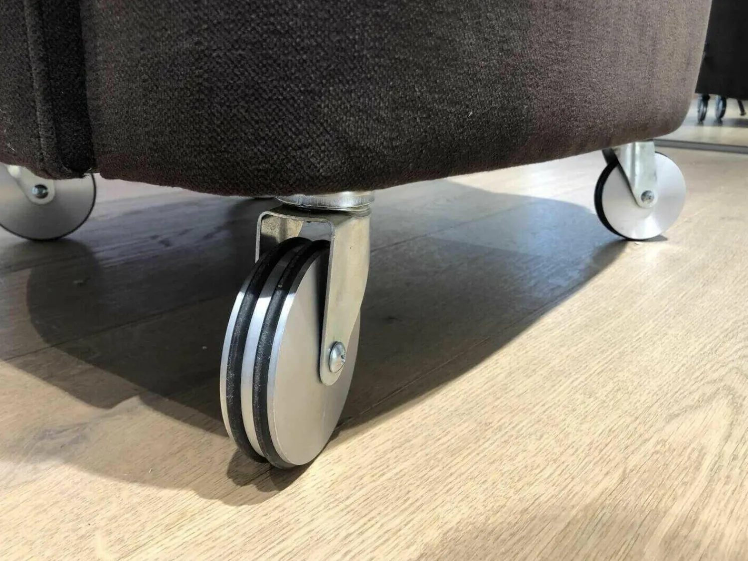 Christine Kröncke Relaxsessel|Sessel Corso Stoff PG 1 Braun auf Rollen