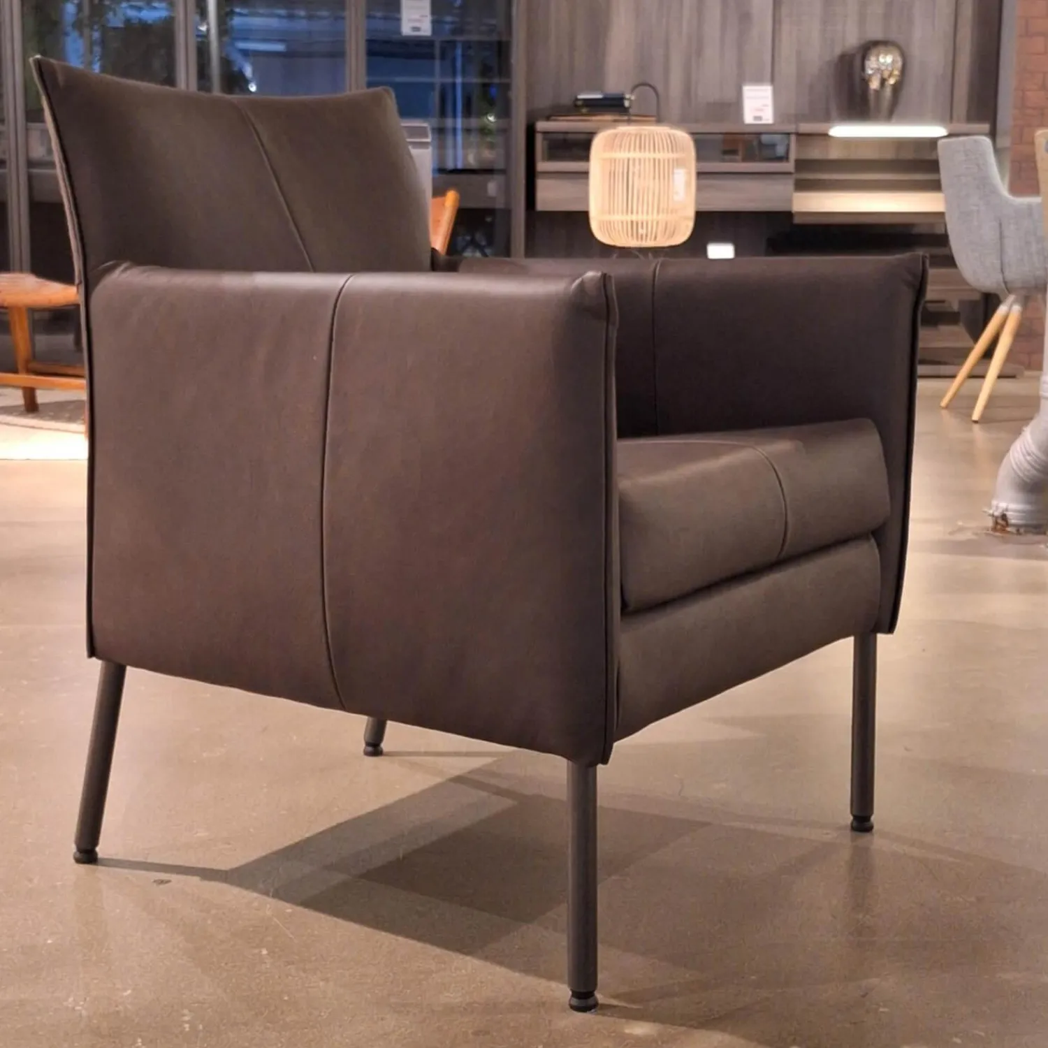 Bert Plantagie Einzelstühle|Sessel Dalia Bezug Leder Timber LT0309 Cioccolate Schwarz Gestell Rundrohr Fein Struktur 100 Kohl Schwarz