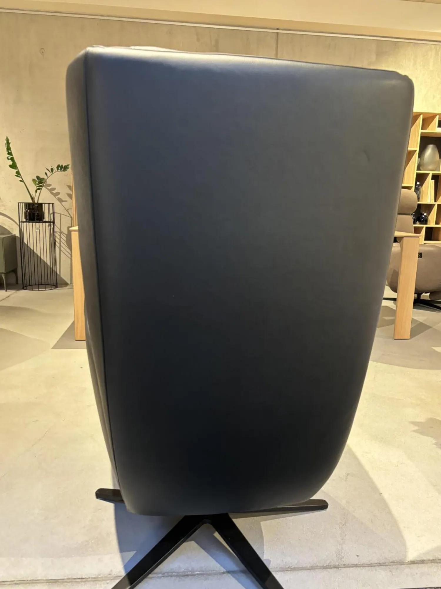 Bielefelder Werkstätten Relaxsessel|Sessel Dave Leder Normandie Schwarz Gestell Sternfuß Schwarz Matt Motorisch Verstellbar