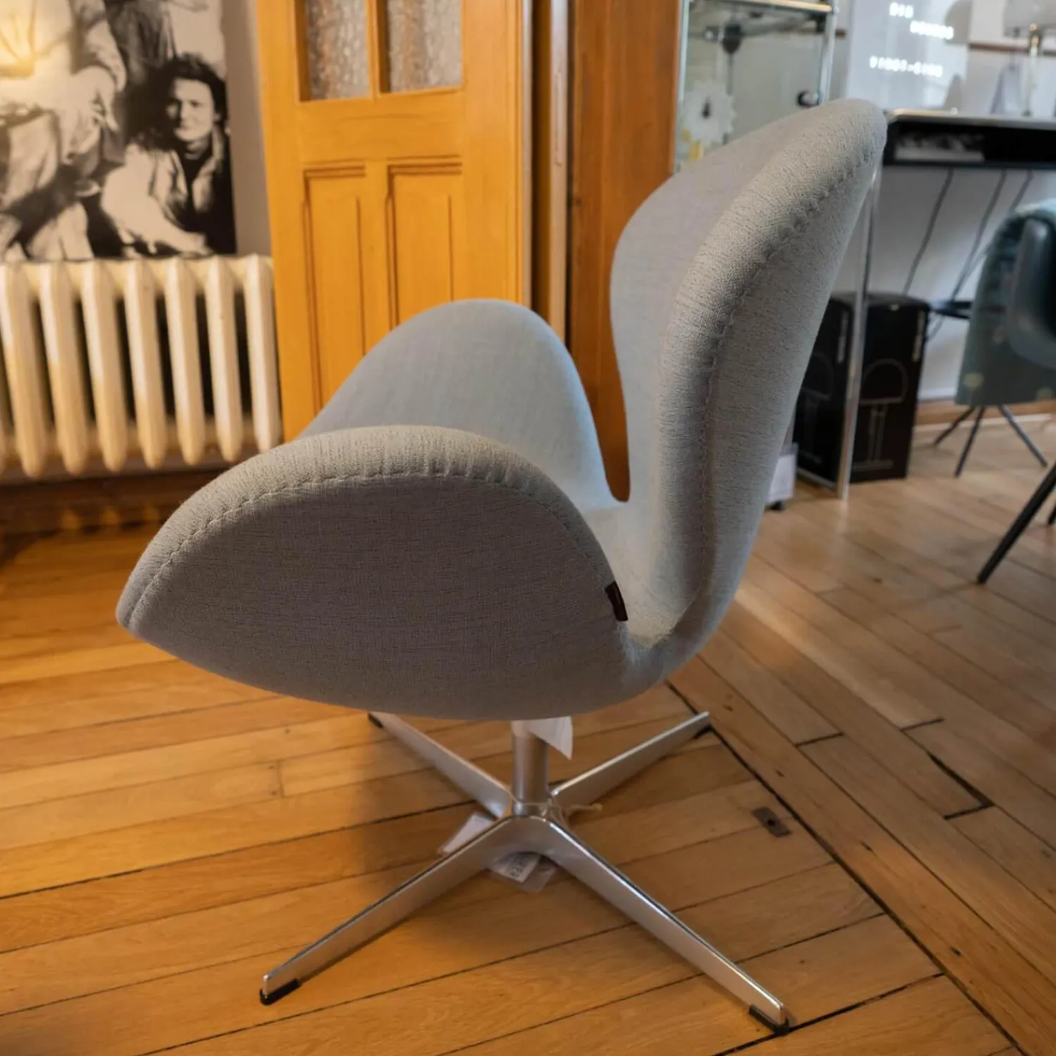 Fritz Hansen Relaxsessel|Sessel Der Schwan Stoff Christianshavn Hellblau Grau Meliert Gestell Verchromt