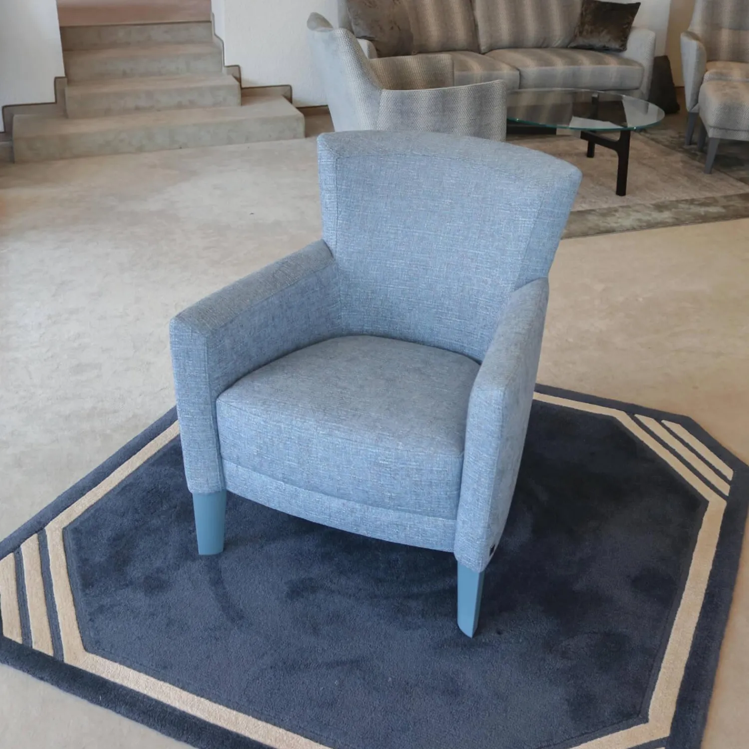 Bielefelder Werkstätten Relaxsessel|Sessel Donna Stoff Blaugrau Füße Blau Lackiert