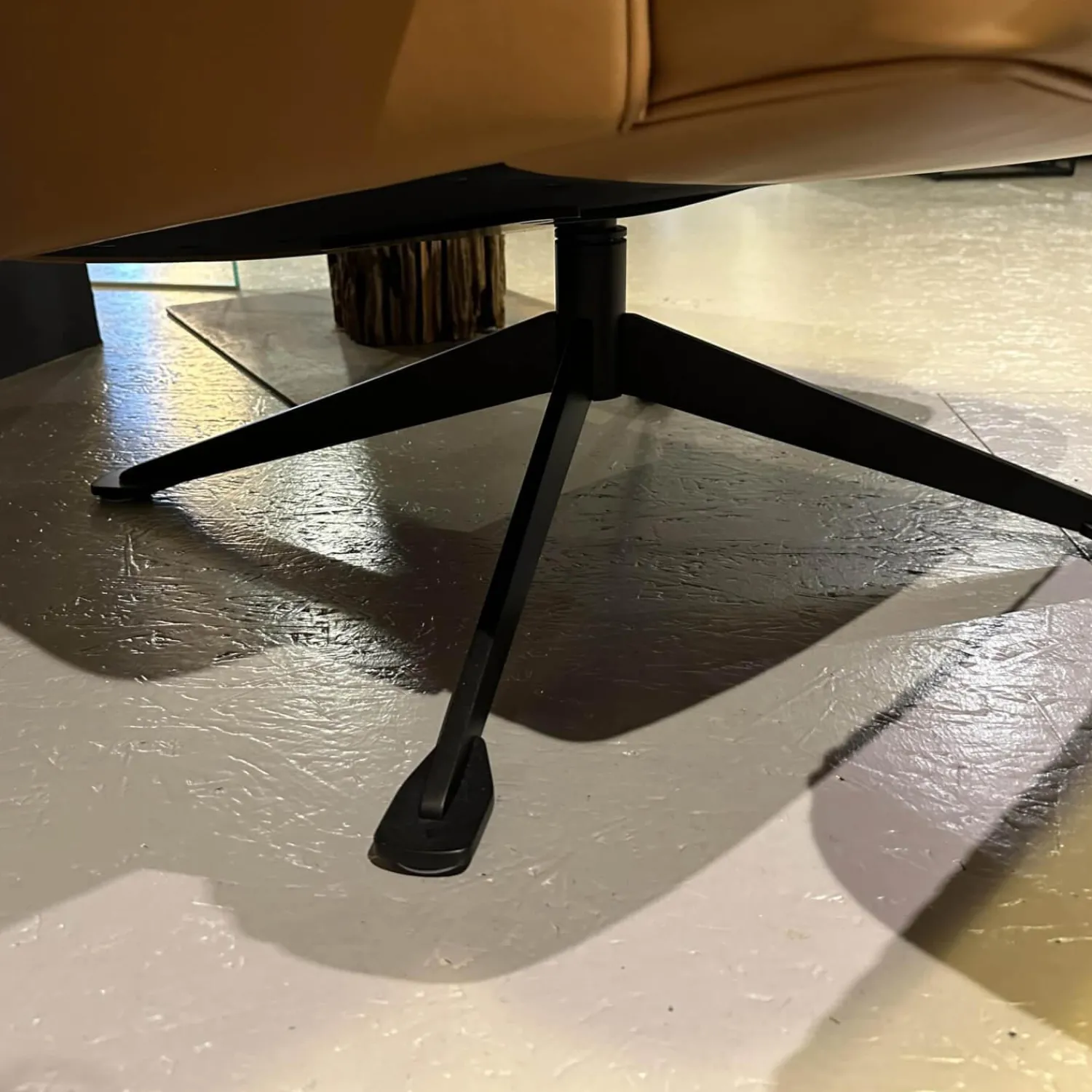 De Sede Relaxsessel|Sessel DS 0031 Leder Touch 25 Cuoio Braun Drehgestell 4 Sternfuß Schwarz Matt Beschichtet Mit Hocker DS-31