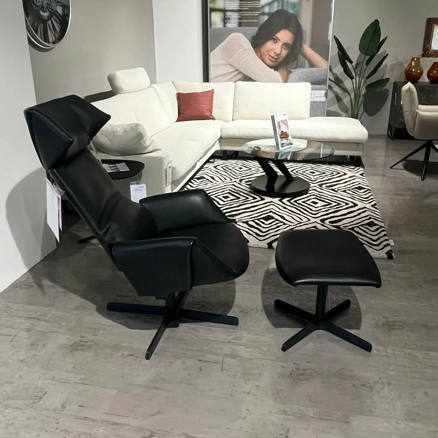 De Sede Loungesessel|Sessel DS-0343/DS-0344 Leder Black 4-Sternfuß aus Aluminium Pulverbeschichtet mit Hocker