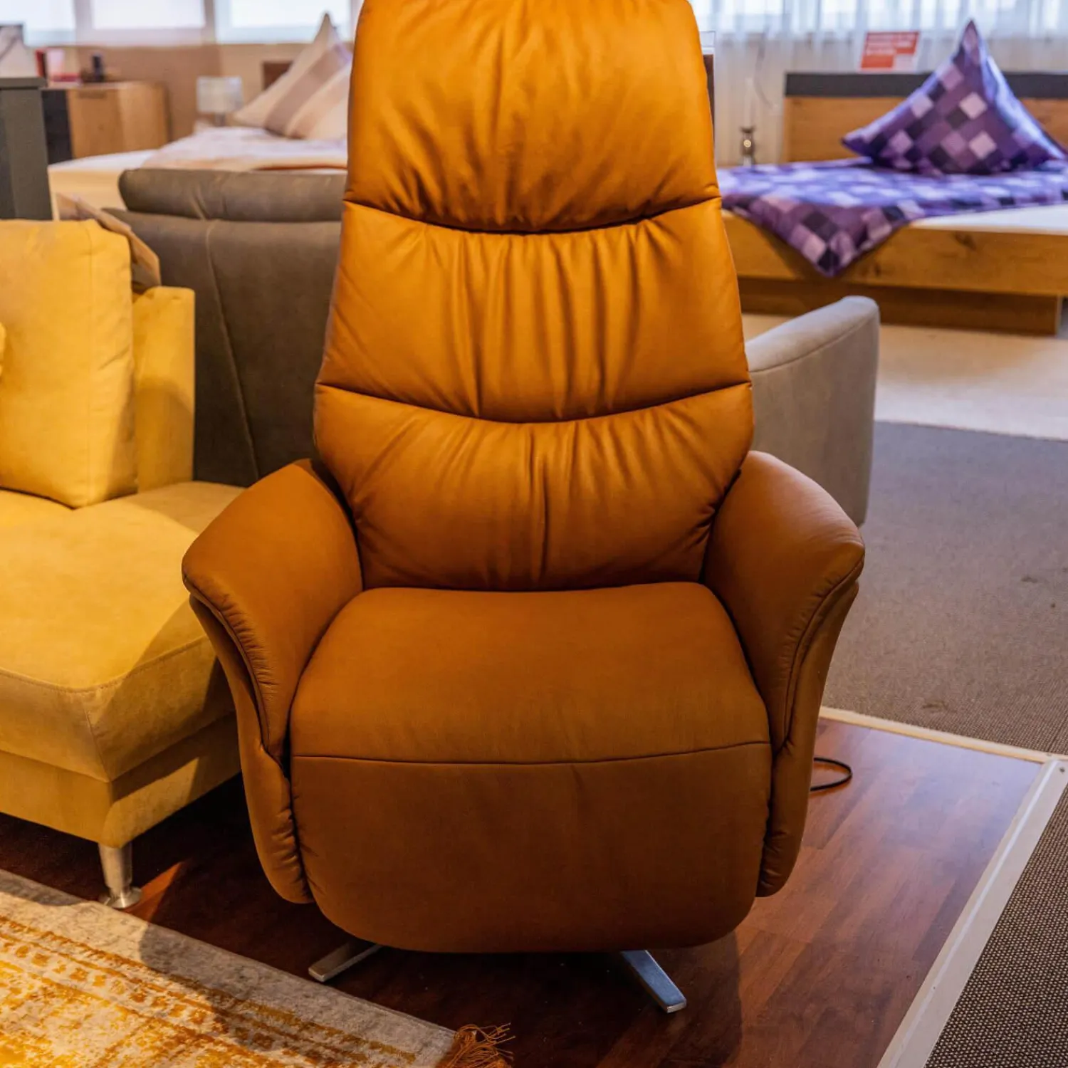 himolla Relaxsessel|Sessel Easy Swing 7051 Leder 22 Soft N Bright Braun Sternfuß Edelstahloptik Mit Aufstehhilfe Und Kopfteilverstellung