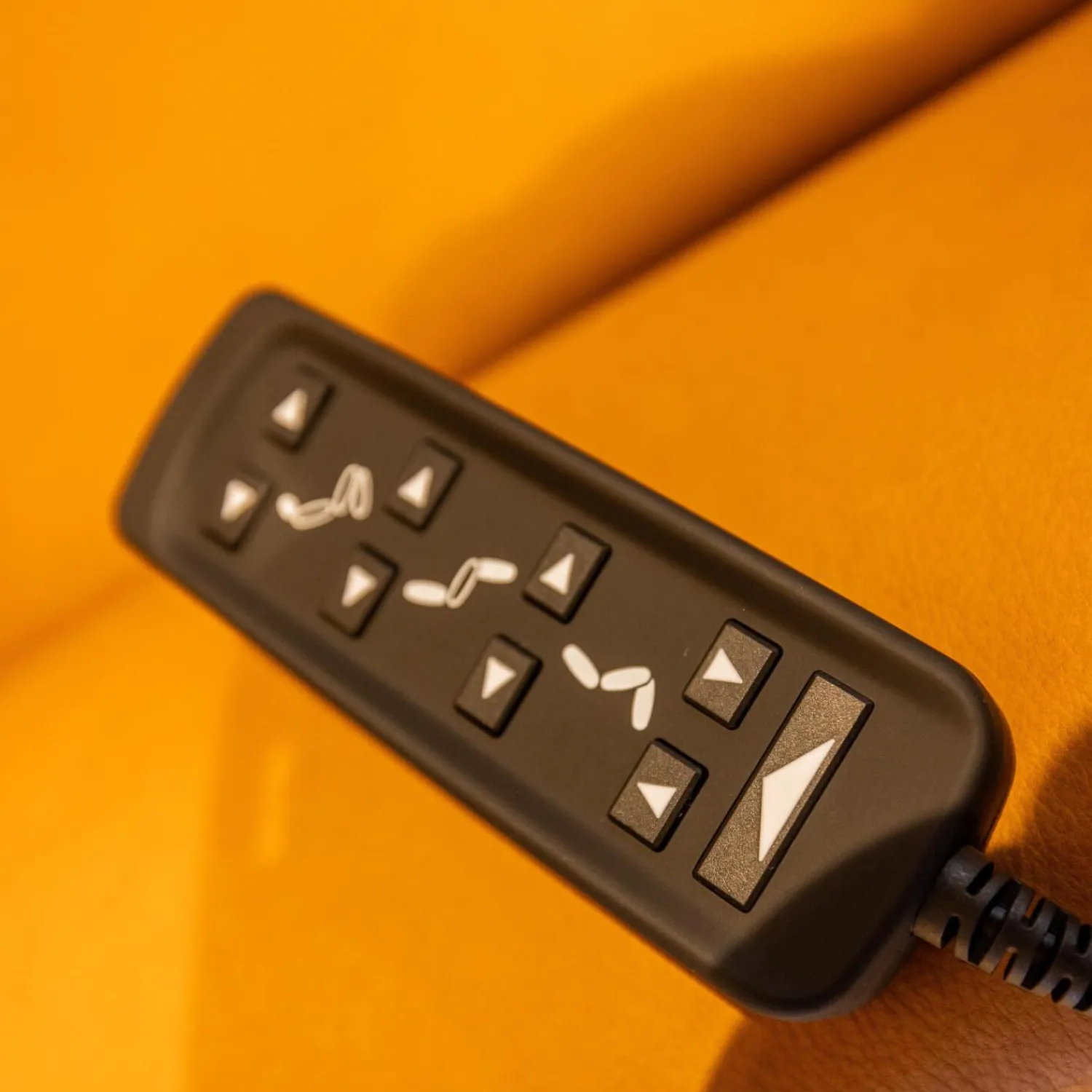 himolla Relaxsessel|Sessel Easy Swing 7051 Leder 22 Soft N Bright Braun Sternfuß Edelstahloptik Mit Aufstehhilfe Und Kopfteilverstellung