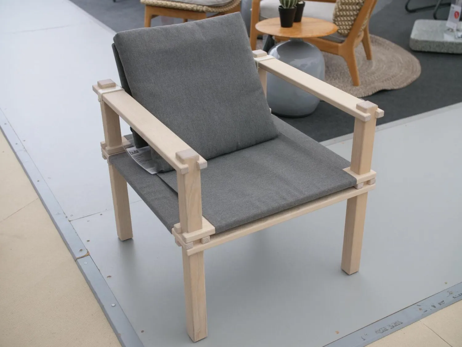 COR Gartentische|Gartenstühle|Sessel Farmer Stoff 5091 Mittelgrau Gestell Eiche Natur Geölt Inklusive Tisch