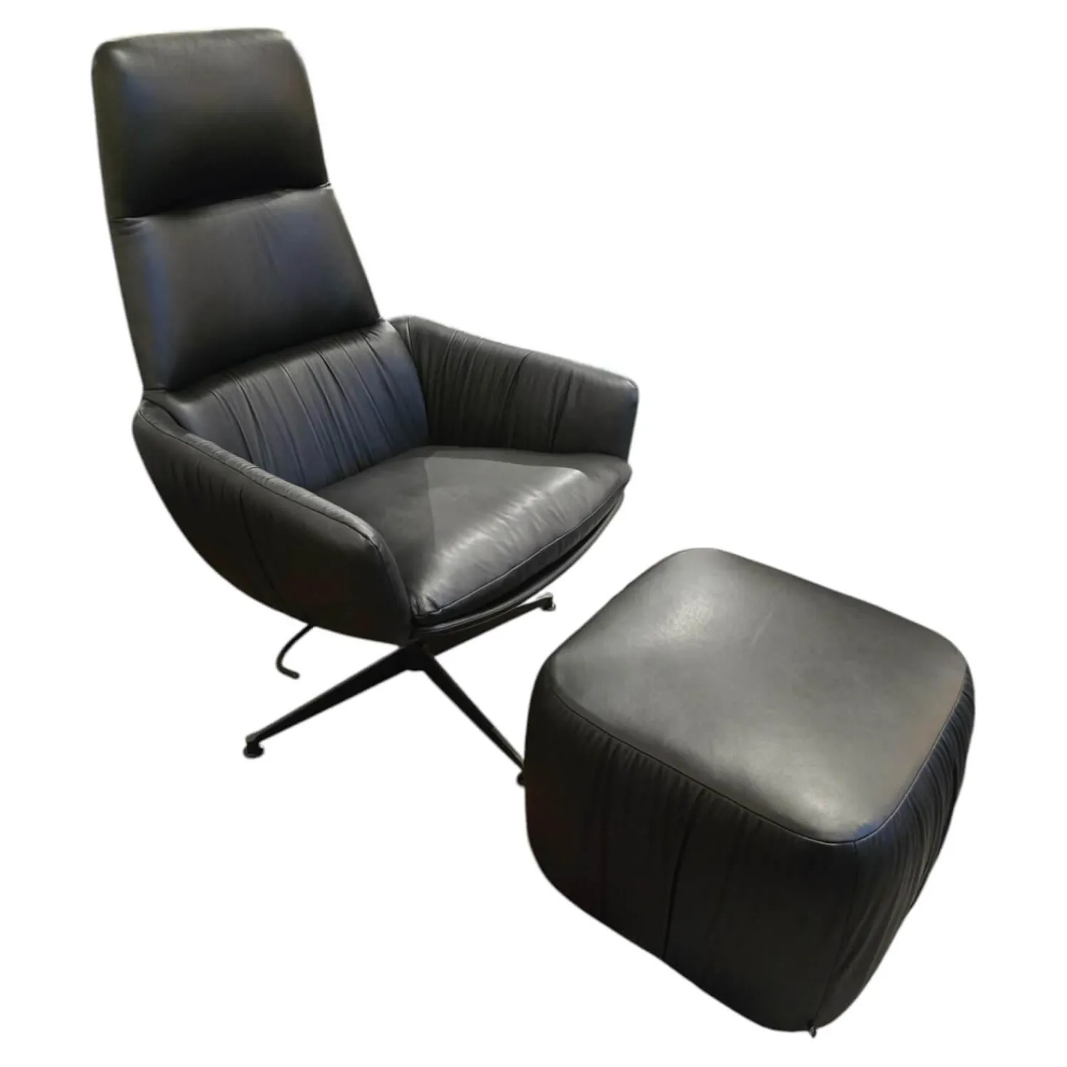 KFF Relaxsessel|Sessel Faye Casual Lounge Leder Sauvage 8105 Schwarz Gestell Metall Schwarz M02 Mit Kunststoffgleitern Inklusive Hocker