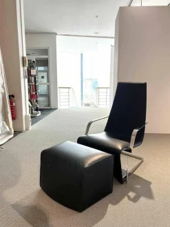 Ligne Roset Relaxsessel|Sessel Flip Leder Toro Noir V Schwarz mit Hocker