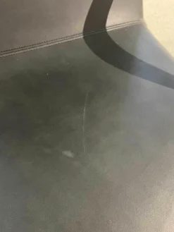 Ligne Roset Relaxsessel|Sessel Flip Leder Toro Noir V Schwarz mit Hocker