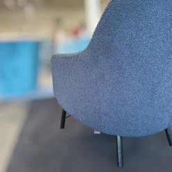 IP Design Loungesessel|Sessel Flow Bezug Chivasso Dunkelblau Füße Esche