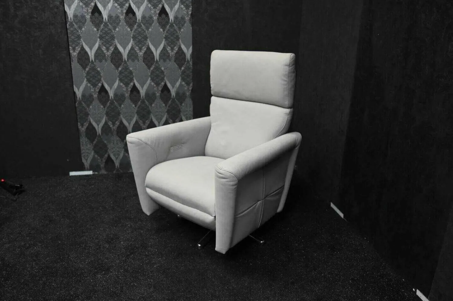 Rossini Relaxsessel|Sessel Galileo Leder Moss Smoke Sternfuß Edelstahl mit elektrischer Relaxfunktion 2-Motorisch