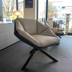 Papadatos Relaxsessel|Sessel Grace Drehbar Stoff Cat.J Villa D'este 02 Grau Gestell Dunkelbraun