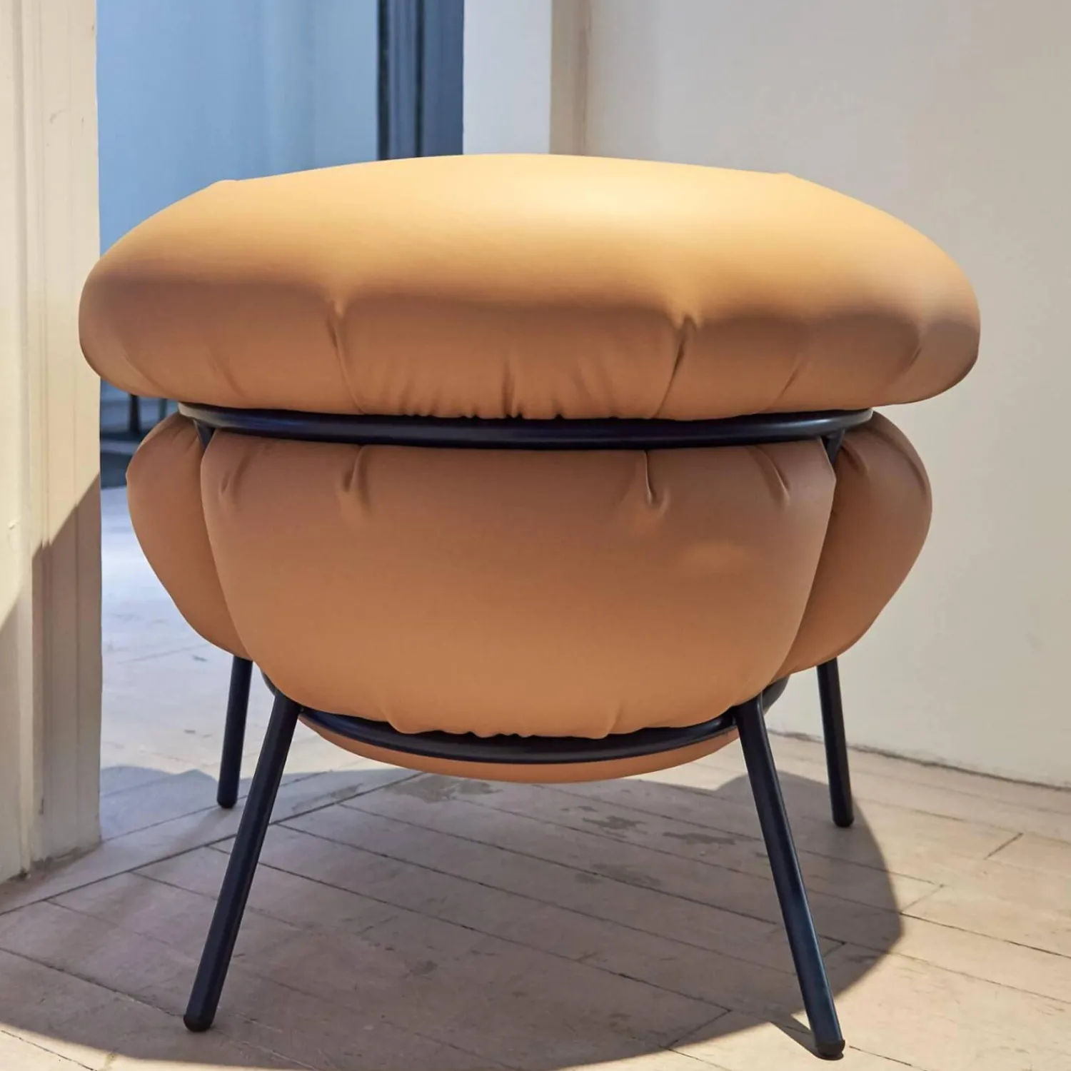 BD Barcelona Loungesessel|Sessel Grasso Bezug Leder Florida 2050 F Nude 22 Orange Gestell Blue 5011 Nachtblau