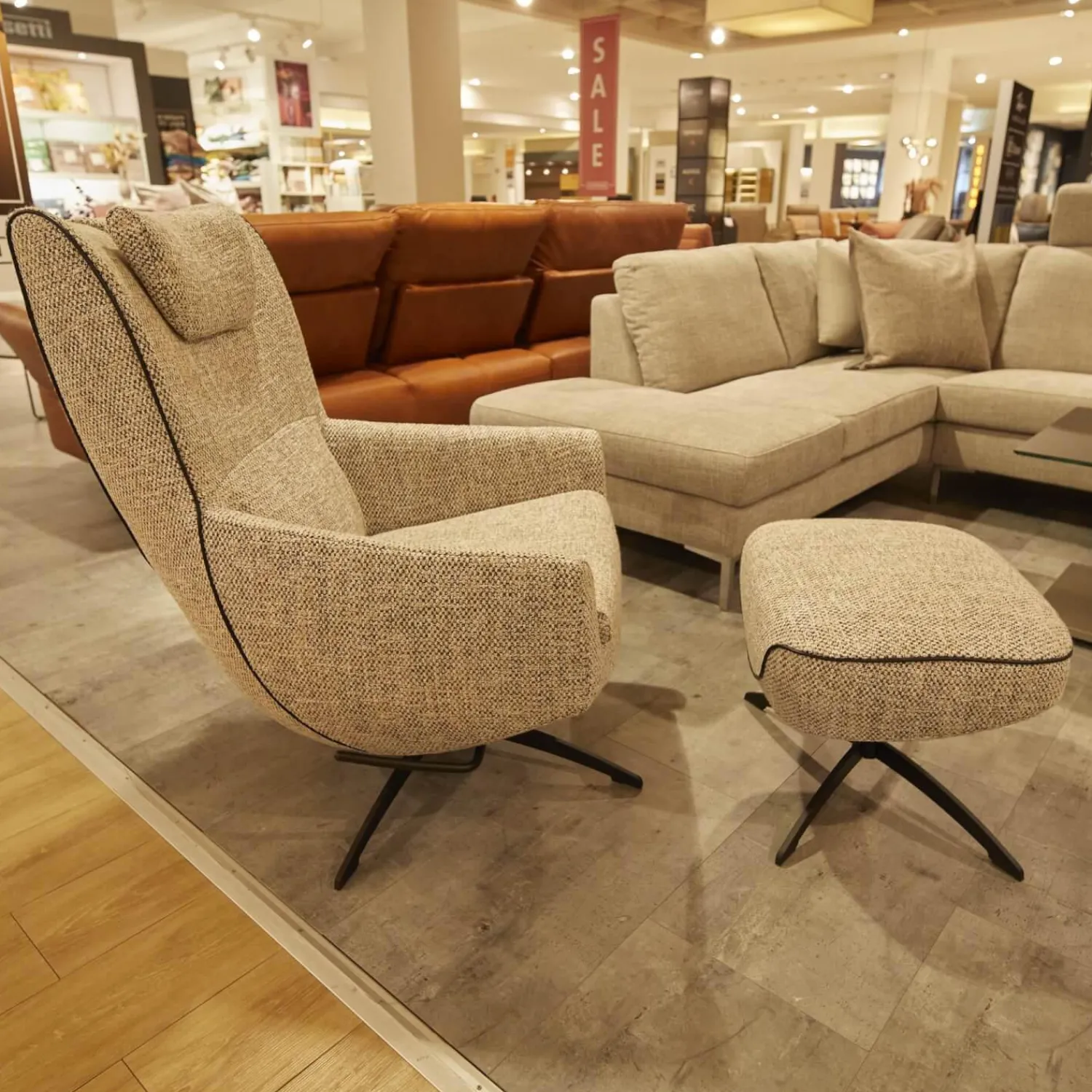 Jori Relaxsessel|Sessel Griffon Lounge Mit Hocker Bezug Mamaye C0201 4-Sternfuß Gekrümmt Schwarz