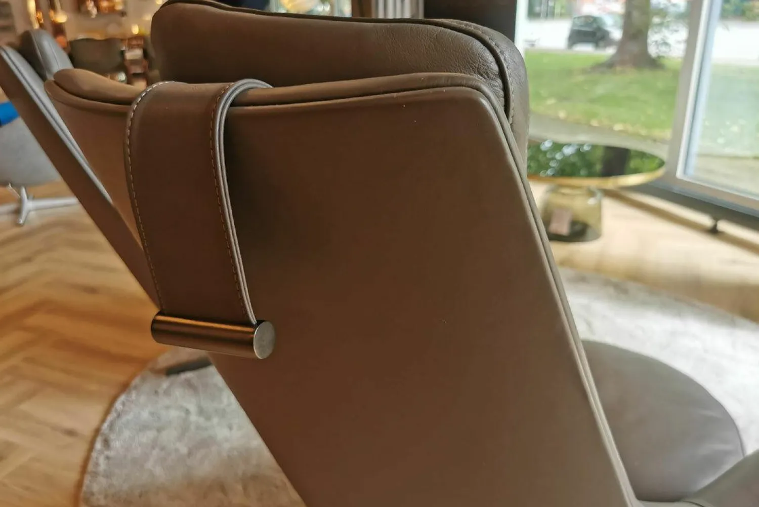 Flexform Relaxsessel|Sessel Guscioalto Leder de Luxe Grau Drehgestell Brüniert inkl. Nackenkissen