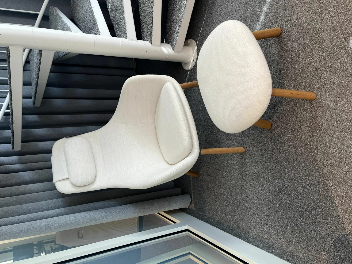 Vitra Loungesessel|Sessel HAL Lounge Stoff Dumet Ivory Melange Beige mit Ottoman