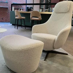 B&B Italia Loungesessel|Relaxsessel|Sessel Harbor Laidback Stoff Sambuco Weiß Gestell Schwarz Pulverbeschichtet Inklusive Hocker