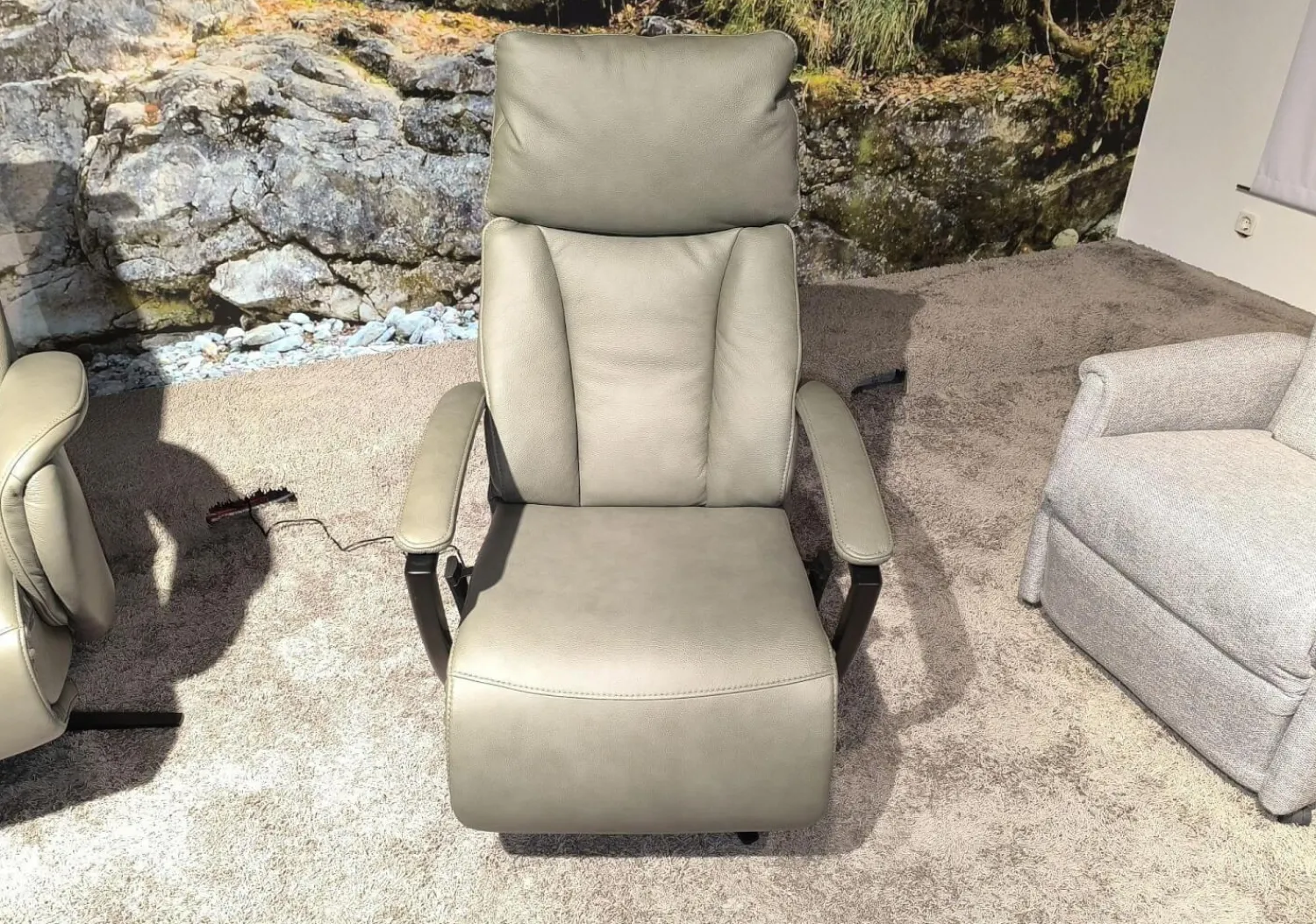 Hukla Relaxsessel|Sessel Henning Leder BelVita Olive 59 Beige Sternfuß Schwarz Inklusive Motorischer Verstellung