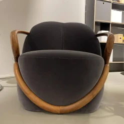 Giorgetti Loungesessel|Sessel Hug Stoff Adamo&Eva 107 Antracite Gestell Nussbaumholz Dunkel Gebeizt