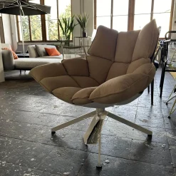 B&B Italia Loungesessel|Sessel Husk Outdoor Mit Armlehne Bezug Stoff Sila Altrosa Gestell Aluminium Weiß Lackiert