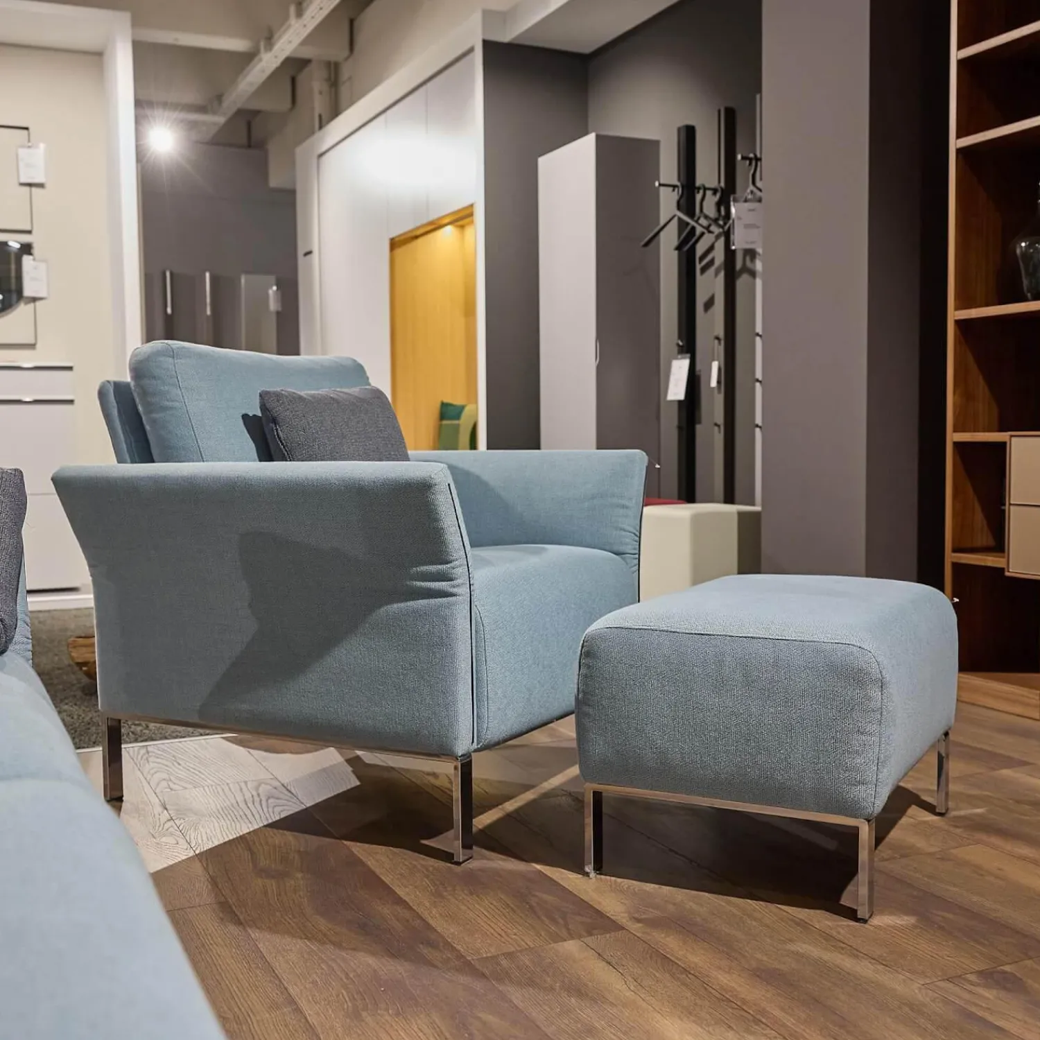Erpo Relaxsessel|Sessel inkl. Hocker Modena 220 Bezug Stoff Prairie 2022 45 Hellblau Mit Biese Keder Leder Dunkelblau Inklusive Hocker Und Kissen
