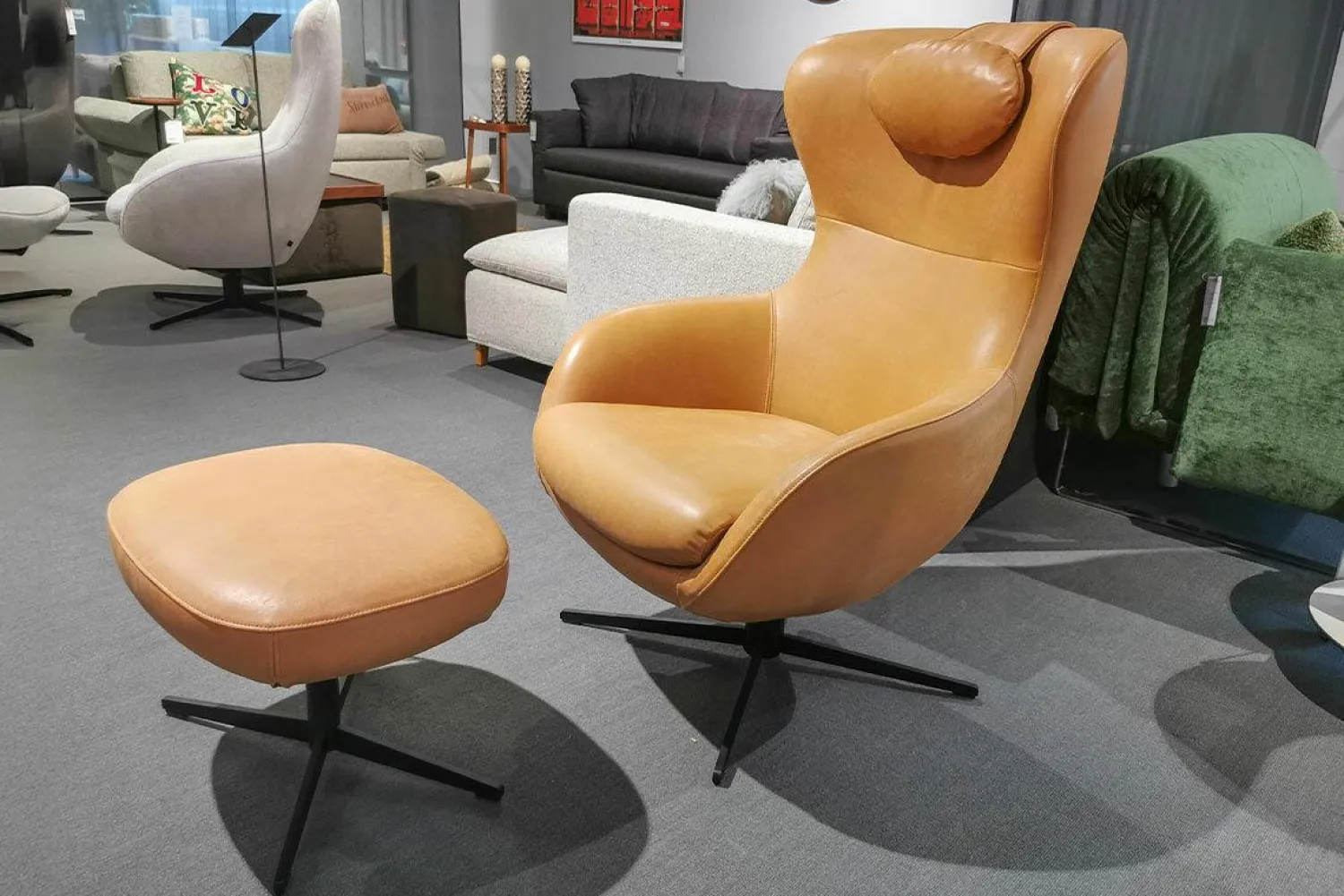 Signet Relaxsessel|Sessel Jester Leder Rancho Brandy Hellbraun Gestell Schwarz Pulverbeschichtet mit Hocker