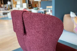 Wittmann Relaxsessel|Sessel Jolly Stoff Hug Me 010 Weinrot Gestell Schwarz Grau Pulverbeschichtet mit Kopfkissen