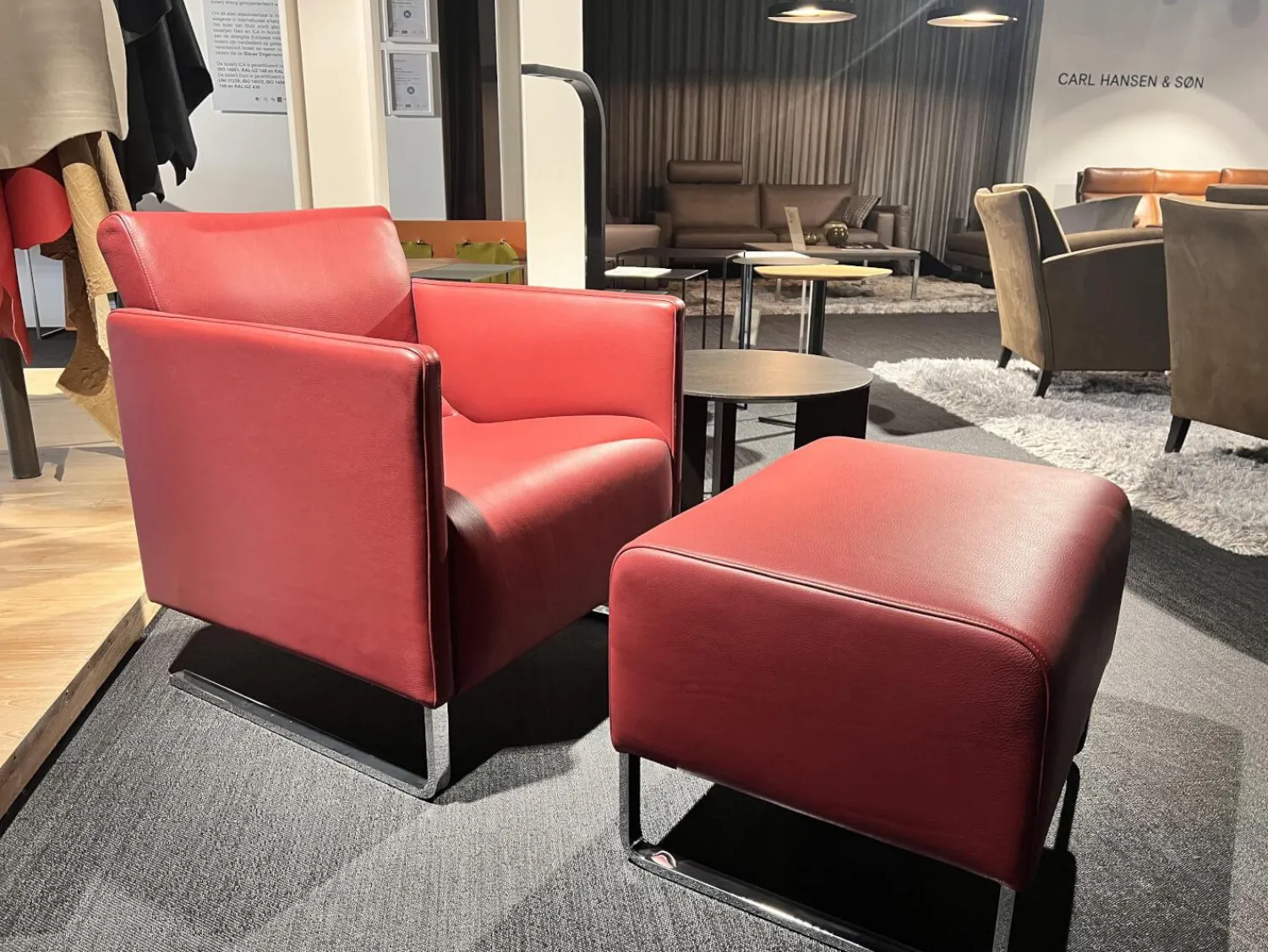 Dehlfing Loungesessel|Sessel Kelly Leder Sierra 129 Rot Kufengestell Metall Inklusive Hocker