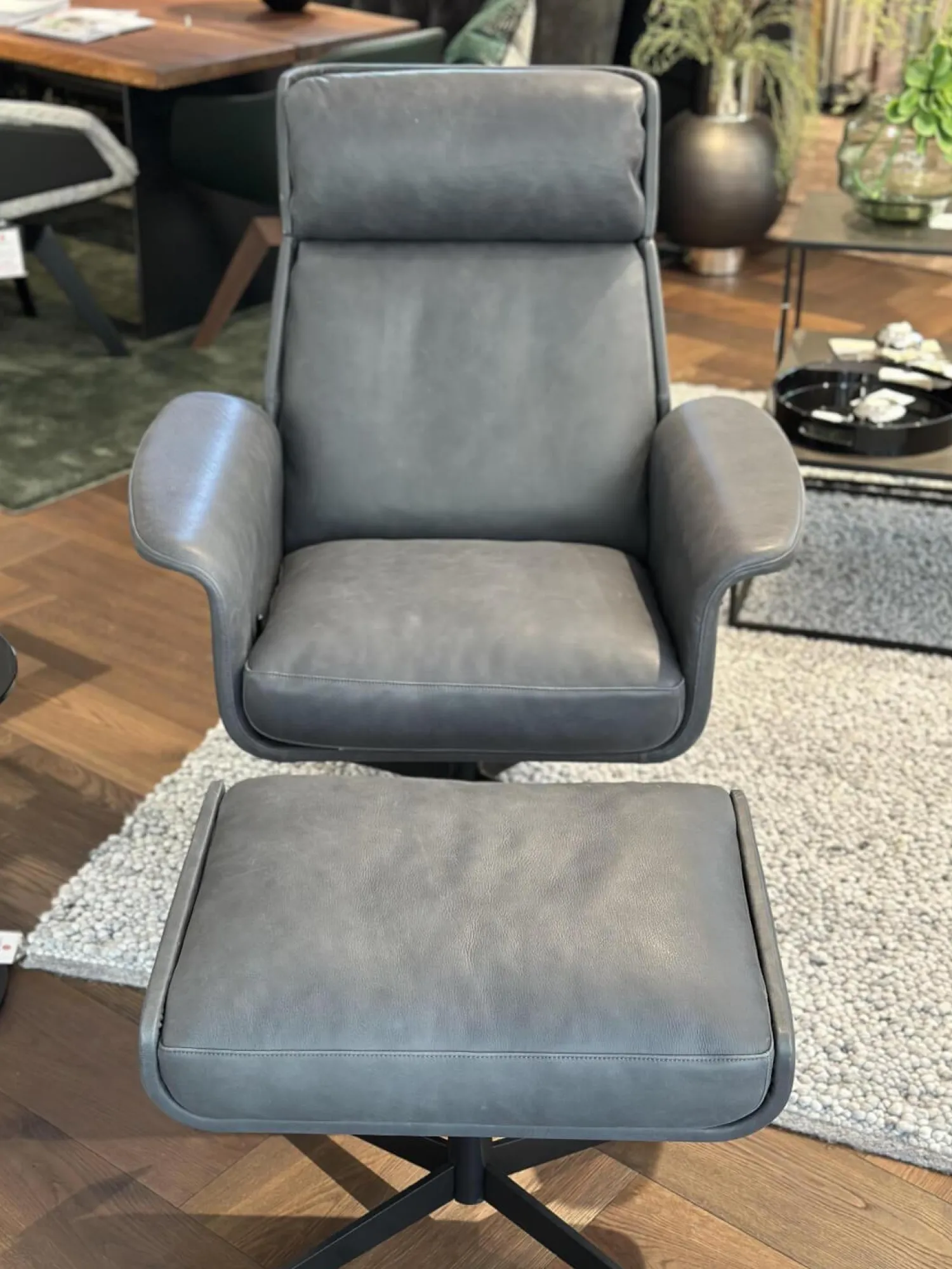 Bielefelder Werkstätten Relaxsessel|Sessel Legend 172 1000 Leder Java Vulcano Grau Kreuzfuß Metall Schwarz Matt Pulverbeschichtet Mit Hocker