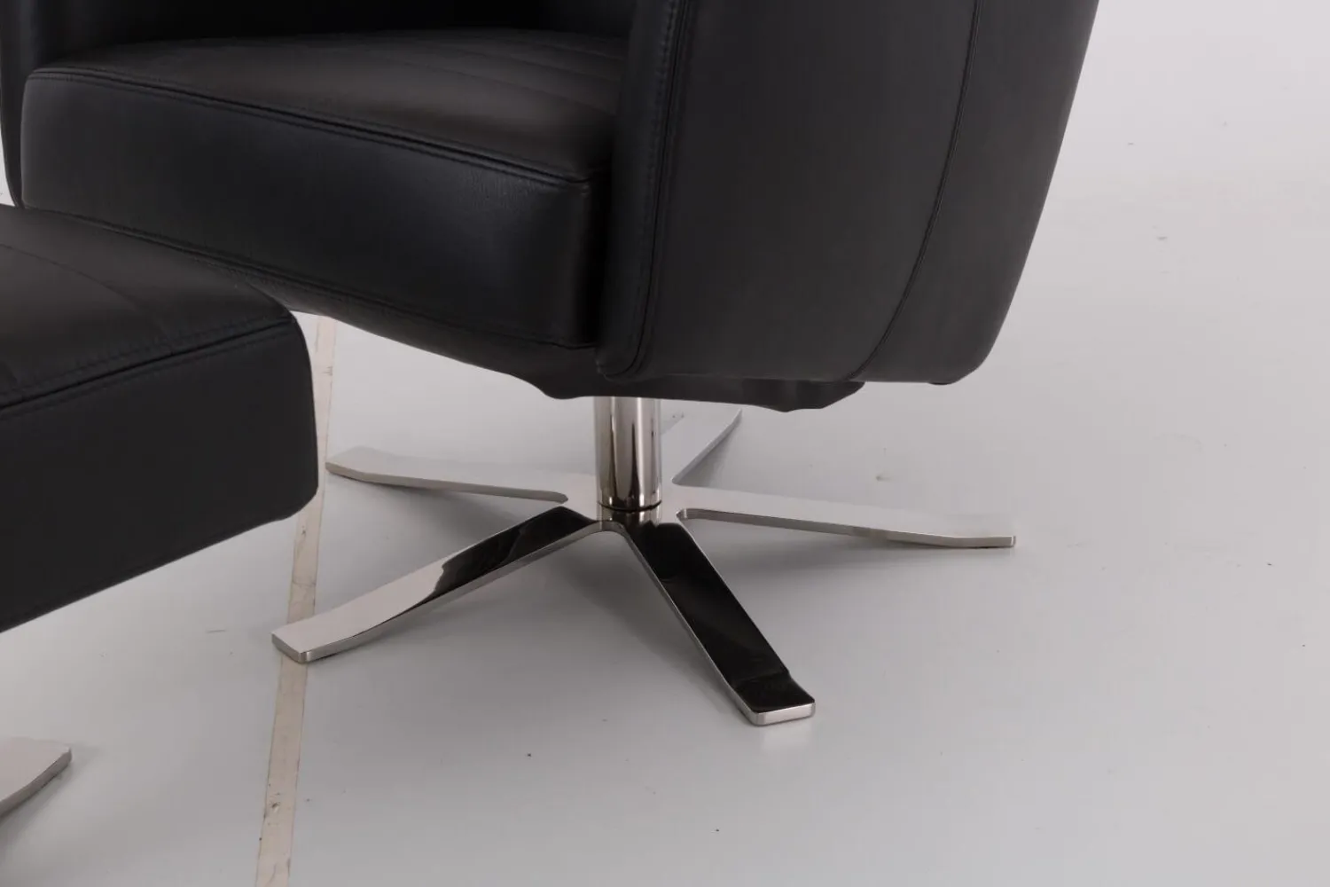 Werther Relaxsessel|Sessel Max Leder L7360B Schwarz Fußkreuz Edelstahl Poliert Inklusive Hocker