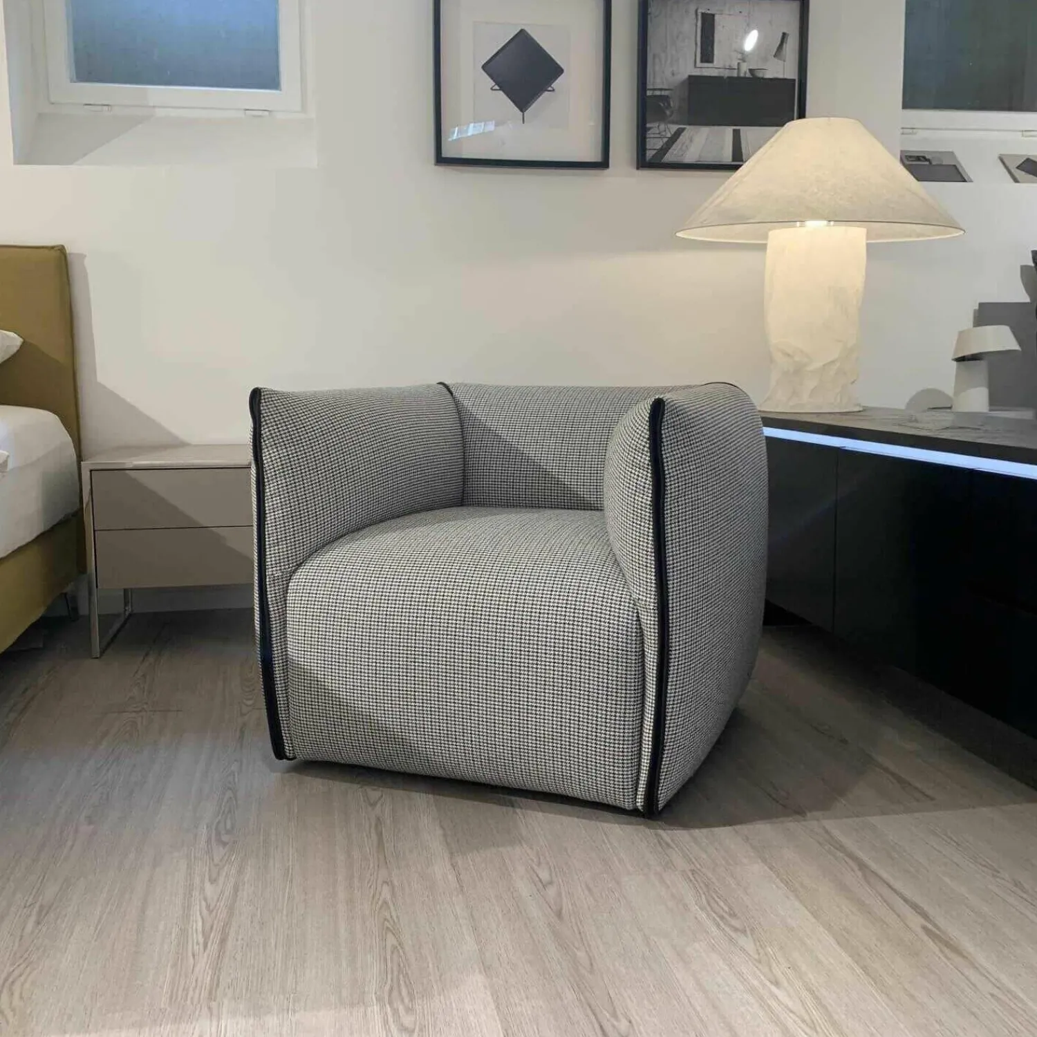 MDF Italia Relaxsessel|Sessel Mia Stoff Hahnentritt Schwarz-Weiß-Grau