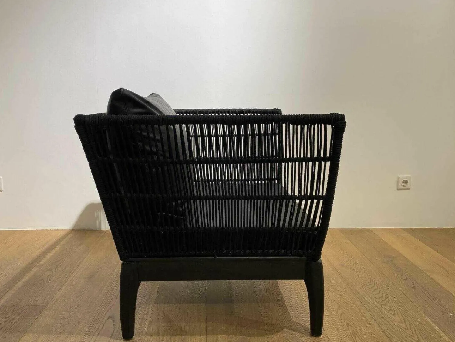 Lambert Relaxsessel|Sessel Miikka Schwarz Leder Netzmaterial Gestell Teakholz Schwarz Gebeizt