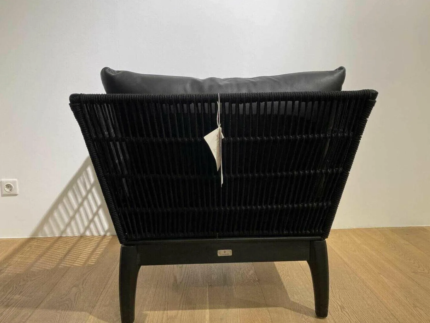 Lambert Relaxsessel|Sessel Miikka Schwarz Leder Netzmaterial Gestell Teakholz Schwarz Gebeizt