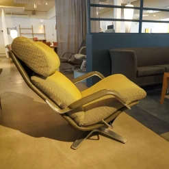 Berg Furniture Relaxsessel|Sessel Mit Hocker Nasa Stoff Grün Gemustert Arm Und Rückenlehne Dunkelgraues Leder