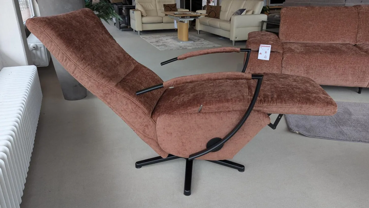 Poco Relaxsessel|Sessel Nicolai Stoff Nile Kupfer 300 Braun Fuß Schwarz Matt mit mechanischer Verstellung