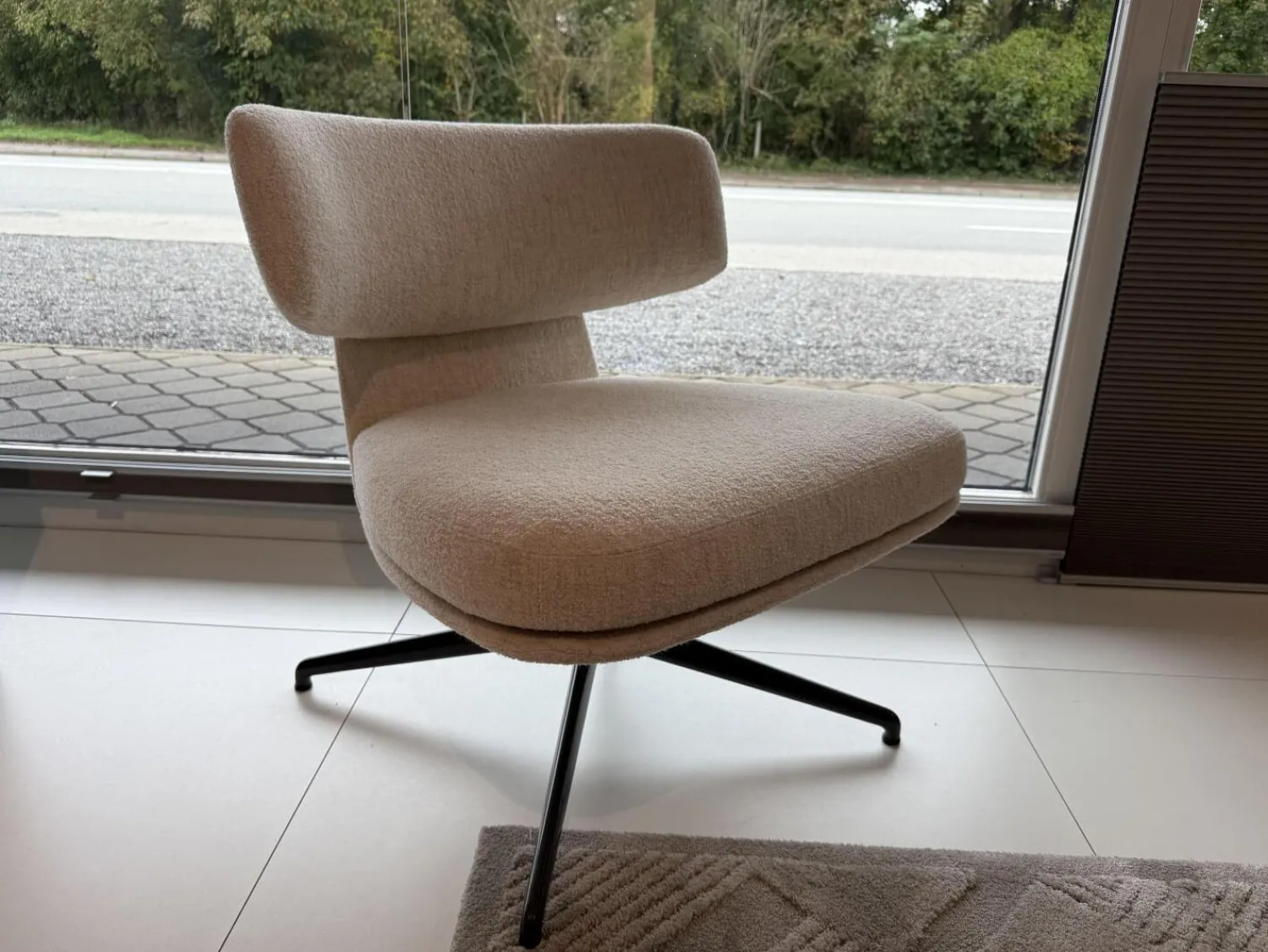 Molteni & C Loungesessel|Sessel Piccadilly Stoff KG611 BI CARTA Beige Gestell Zinnfarbig Hochglänzend Mit Flacher Rückenlehne