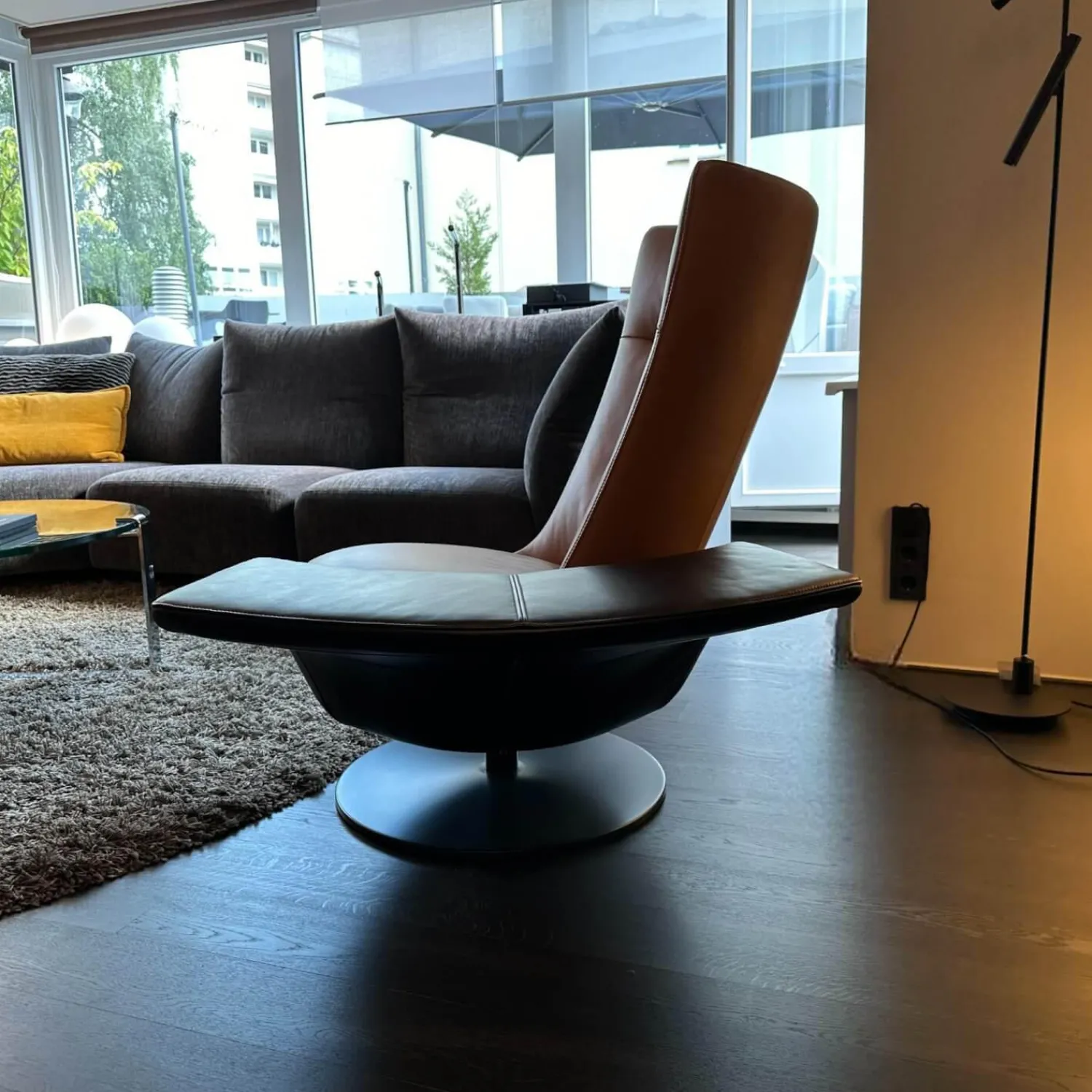 FSM Loungesessel|Sessel PLI Leder T35 Cuoio Braun Drehteller Schwarz Matt Mit Beinauflage Leder T49 Espresso Dunkelbraun