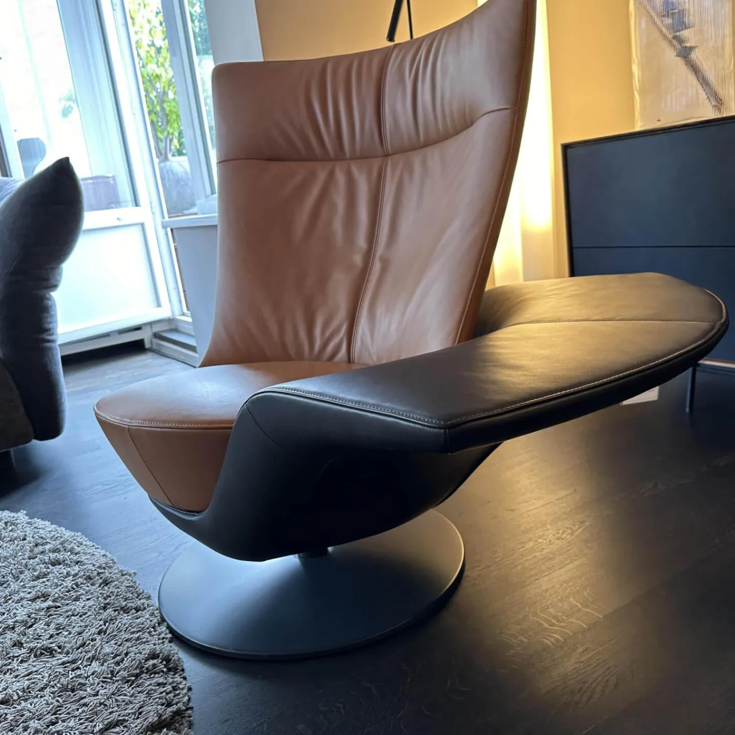 FSM Loungesessel|Sessel PLI Leder T35 Cuoio Braun Drehteller Schwarz Matt Mit Beinauflage Leder T49 Espresso Dunkelbraun