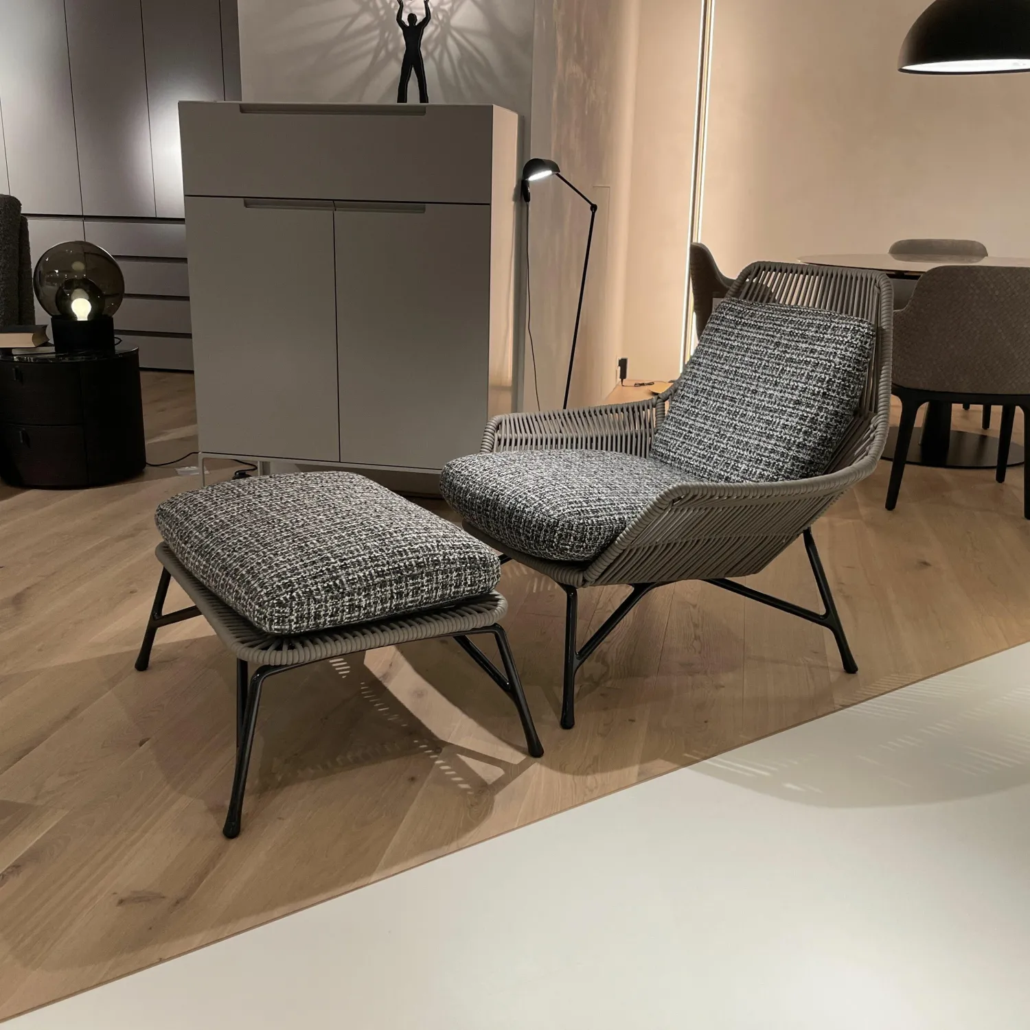 Minotti Relaxsessel|Sessel Prince Cord Stoff H Freedom 01 Cenere Grau Ledergeflecht Tortora Dove Grey Beige Gestell Aluminium Zinn Lackiert Mit Hocker